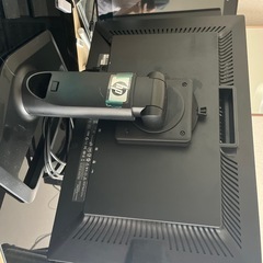 HPの24インチワイド液晶モニター（HP ZR24w）の画像