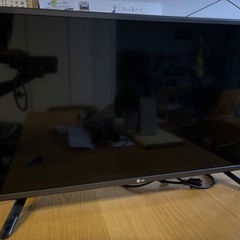 取引中　LGカラーテレビ　32型