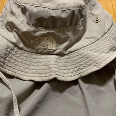 中古品THE NORTH FACE帽子日よけ付きの画像