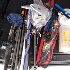 魚釣り釣り竿多数の画像