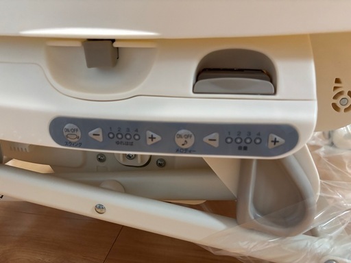 電動バウンサー Combi ネムリラAT