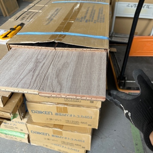 【8畳~分】DAIKENフローリング YB12045-M05オーク柄ペールグレー