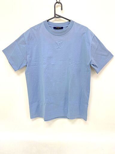 Louis Vuitton LV ロゴ Tシャツ エンボス RM232Q DT3 HNY55Y コットン100％ ライトブルー ブルー系 ルイ・ヴィトン