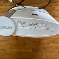 シャープの加湿セラミックファンヒーターHX-H120-Wです。の画像