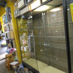 激安！　閉店セール中につき、通常特価29,678円より20％引きの23,742円!　　大型　ガラス ショーケース   スライド棚 展示 コレクション 什器　店舗　業務用の画像