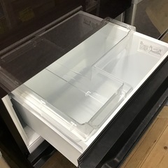 ●販売終了●Hisense    3ドア冷蔵庫　2019年製　282L    自動製氷無し　中古品　※脚のコロが1個破損してますの画像