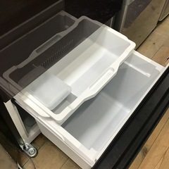 ●販売終了●Hisense    3ドア冷蔵庫　2019年製　282L    自動製氷無し　中古品　※脚のコロが1個破損してますの画像