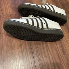 Kswissレザースニーカーの画像