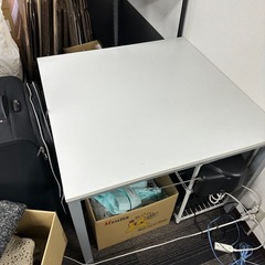 テーブル