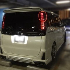 80前期ヴォクシー上部ダミー部を光らせたいです。
