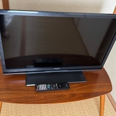 シャープ　32インチ液晶テレビ