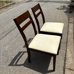 木製イスの画像