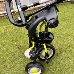 折りたたみ三輪車の画像