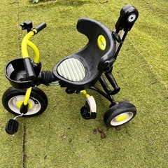 折りたたみ三輪車の画像