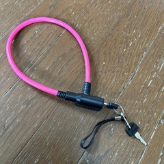 自転車の鍵　ピンク