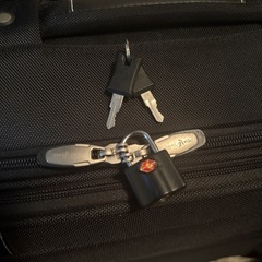 キャリーケース スーツケース　鍵付きの画像