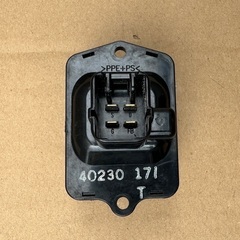 スズキ　A/Cファンコントロールアンプ　ハスラー　ラパン他の画像