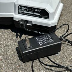 ◆値引き不可◆USED マキタ 10.8V 充電式ファン CF202D ZW ホワイト 純正ACアダプタ付属の画像