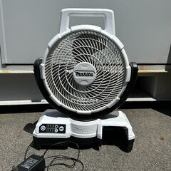 ◆値引き不可◆USED マキタ 10.8V 充電式ファン CF202D ZW ホワイト 純正ACアダプタ付属の画像