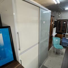 リサイクルショップどりーむ天保山店　No2317 キッチンボード　食器棚　便利品　超大型　オシャレ　中身を隠せるスライドドア付きの画像