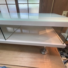 【リサイクルサービス八光】幅160㎝　エナメルホワイト　ガラス天板テレビボード　65型まで対応の画像