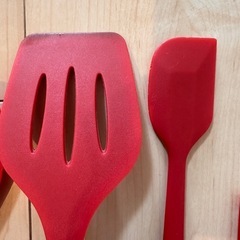 キッチンツール8点セット　シリコン製　おたま　フライ返し　ヘラ　などの画像