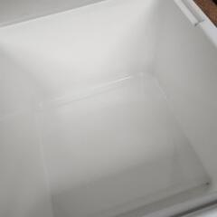 白い収納ケース37×35×20の画像