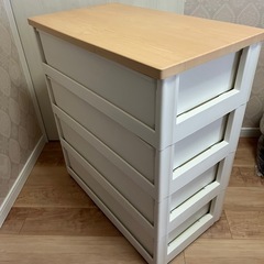 チェスト　4段　美品　プラスチック製の画像