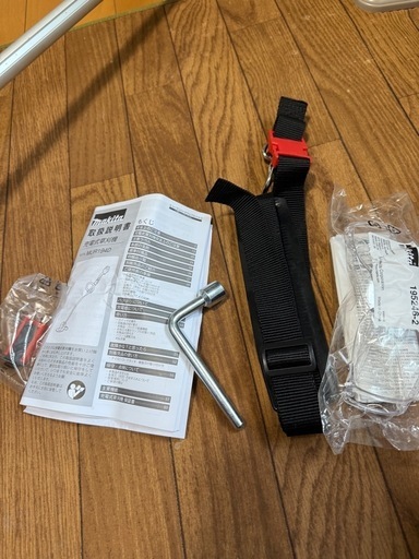マキタ(Makita) 充電式草刈機 18V バッテリ、 MUR194DZ 青