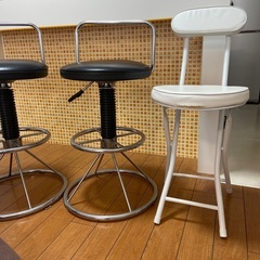 驚きの0円‼️オシャレな黒の回転イスセット等の画像