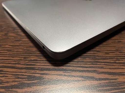 【完動品】MacBook Air 13.3インチ　A1932