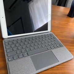 iPad第8世代　32GB Wi-Fi&セルラーモデル SIMフ...