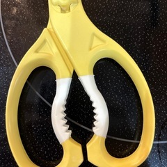 煮沸消毒した哺乳瓶をつかむためのやつの画像