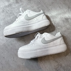 NIKE コートビジョンアルタ 24.0cmの画像