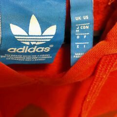 アディダス　パーカー　男女兼用の画像