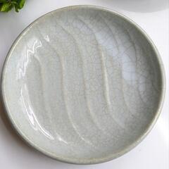 青みグレー 和風  陶器  波模様 貫入 平皿2枚セットの画像