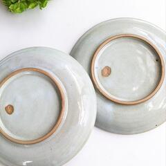 青みグレー 和風  陶器  波模様 貫入 平皿2枚セットの画像