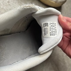 adidasスニーカーの画像