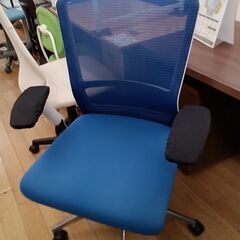 ★ジモティ割あり★  ワークチェア ブルー H106×D64×W...