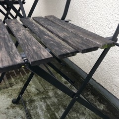 机、椅子×2、ガーデン、テラス、ベランダ等の画像