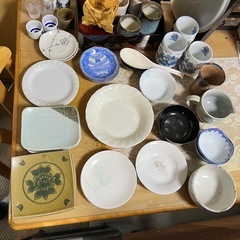 食器まだありますが、終了が近くなってきました