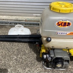 動力肥料散布機　Rabbit製「らくまき」