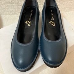 左右サイズ違います　ドルチェ　パンプスの画像