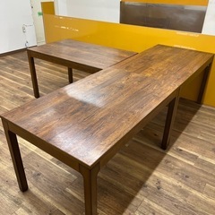 テーブル　椅子
