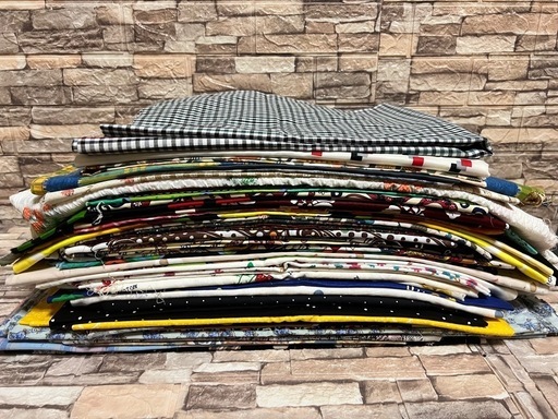売り切れました オマケ付き　生地　布　１００枚セット　ハンドメイド　オマケミシン糸60本以上