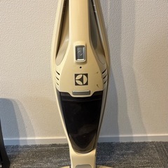 【ハンディ掃除機】　Electrolux の画像