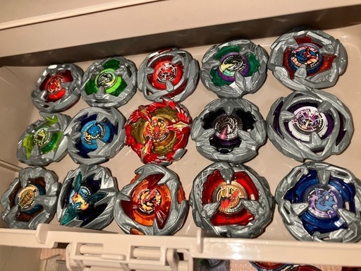 ベイブレードX 引退品まとめ売り（約100点以上、限定品有り）