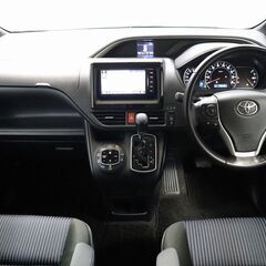 車内も広い格好良い80ヴォクシー(*'▽')