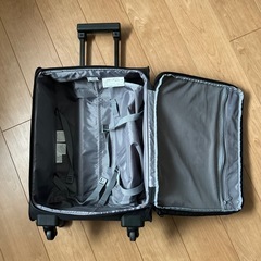 無印良品　キャリーケースの画像