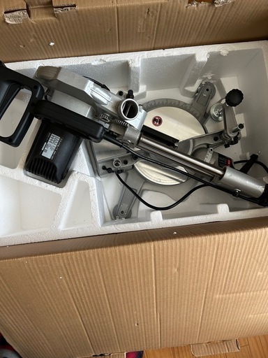 スライド丸ノコ　パオック　SMS190T